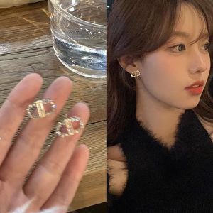 Anting Huruf D✨ Letter D Stud Earrings Elegant Fashion Jewelry Luxury Design Women Gifts Accessories