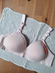 เสื้อในไร้โครงทรงใหญ่คัพc ทรงโอบอุ้มเต้าได้จ้า ผ้าเด้งนุ่มใส่สบายและอีกอย่างเก็บ