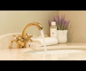 LDIES Antique Faucet Hot and Cold Water Crane Bronze Brushed Sink Faucet Black Bathroom Swan Vintage Basin Sink Mixer Crane 7422 9L5H2