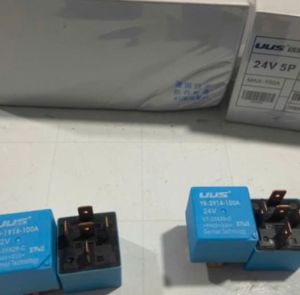COMBO 1 hộp 20 rơ le 5 chân điện 12v và 24v. Rơ le xanh M8 UUS xịn