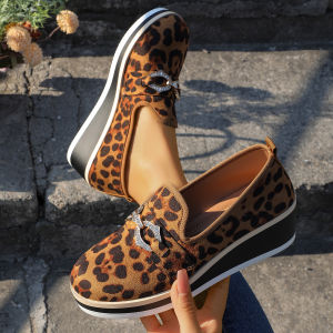 Free Shipping Shallow-Toe Low-Heel WomenS Shoes 2026 Spring New Collection Featuring A Metal Chain Detail Available In Plus Sizes With A Round Toe Thick Sole And Slip-On Design