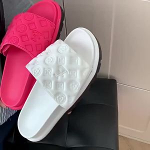 [Free Shipping] Velcro Slippers For Women New Summer Outdoor Style Versatile Thick-Soled Soft-Soled Non-Slip And Unique Design