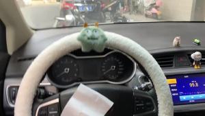 [ จัดส่งด่วน ] ที่หุ้มพวงมาลัยรถขนแกะขนแกะขนสั้นกันลื่นใช้ได้ทั่วไปที่หุ้มพวงมาลัยการ์ตูนมอนสเตอร์ตัวน้อยให้ความอบอุ่นในฤดูหนาว