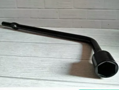 KUNCI RODA AVANZA XENIA TW 21 ORIGINAL