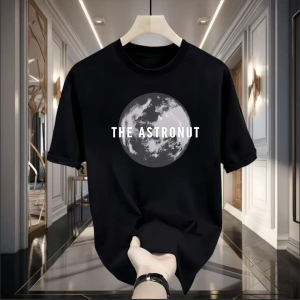 LC.TRADING  เสื้อยืดพิมพ์กราฟิกใหม่ ลายทันสมัย ลายคมชัด สีสด มี5 สีให้ได้เลือกใส่ สินค้าพร้อมจัดส่ง ส่งด่วน ส่งไวB0221