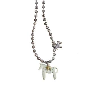 Elegant Foals Design Pendant Necklace Sturdy Alloy For Women Daily Wear Gift