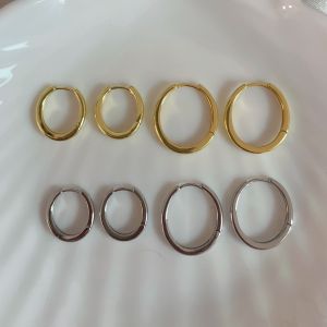 Oval plain hoop earrings  ต่างหูห่วงเงินรูปวงรี s925
