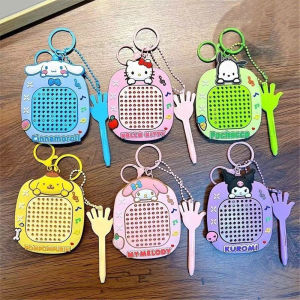 YONGQING พร้อมส่ง Sanrio การ์ตูนสนุก ซานริโอ ลูกเหล็กกระดานวาดภาพแม่เหล็กพวงกุญแจ ตุ๊กตากระเป๋านักเรียนจี้ของขวัญ ของเล่นเด็ก ของเล่นตุ๊กตาน่ารัก