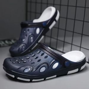 Free Shipping New Summer Perforated Sandals MenS Slippers Beach Sandals Non-Slip Trendy And Versatile Half-Slipper Design.