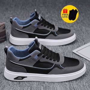 รองเท้าผ้าใบผู้ชาย ทรงเตี้ย เท่ๆ สไตล์อินเทรนด์ ใส่สบาย ระบายอากาศดี ใส่ได้ทุกโอกาส แถมฟรี! ถุงเท้าสุดคิวท์ จำนวนจำกัด