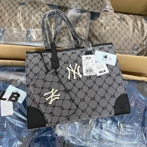 (Auth Tuồn Chính Hãng) Túi Tote M L B Full Bao Bì Tag Mac Ảnh Thật Nhận Hàng Y Hình