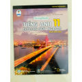 Sách - tiếng anh 11 - Explore new worlds - học sinh (cánh diều ). 
