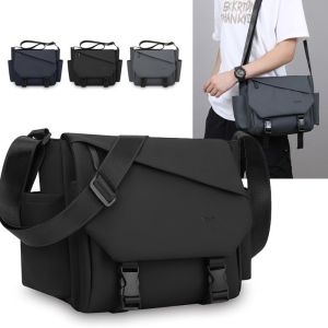 MECOME ความจุขนาดใหญ่ กระเป๋าสะพายข้างผู้ชาย สายรัดปรับได้ ปู กระเป๋าสะพาย แฟชั่น ป้องกันน้ำ กระเป๋าเอกสารธุรกิจ กีฬา