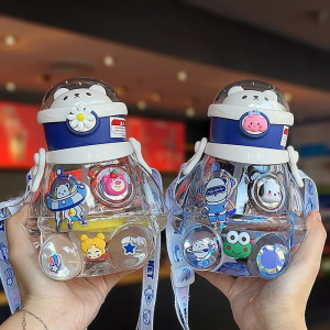 Botol Minum Beruang Astronot HX 317 Tali Sedotan Lucu 700ML Bahan Kualitas Tinggi Plastik food grade (BPA FREE) Plus Sticker Lucu