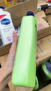 (MẪU MỚI) Sữa Dưỡng Thể VASELINE BODY LOTION Làm Mịn & Trắng Sáng Da 725ML - Cải thiện làn da không đều màu ngăn chặn quá trình hình thành melanin làm chậm quá trình hình thành sắc tố như sạm da thâm nám tàn nhang giúp da sáng và đều màu hơn