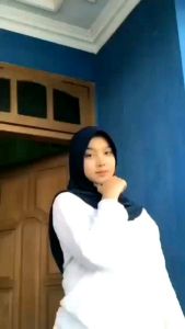 Bergo Antem & Jilbab Sekolah: Bahan Jersey Nyaman dan Desain Mudah Pakai