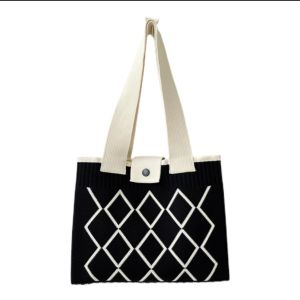 กระเป๋าถือผ้าไหมพรม ความจุขนาดใหญ่ 2025 กระเป๋าสะพายไหล่ใหม่ ทันสมัย ใช้งานได้หลากหลายและสะดวกสบาย ถักสไตล์เกาหลี