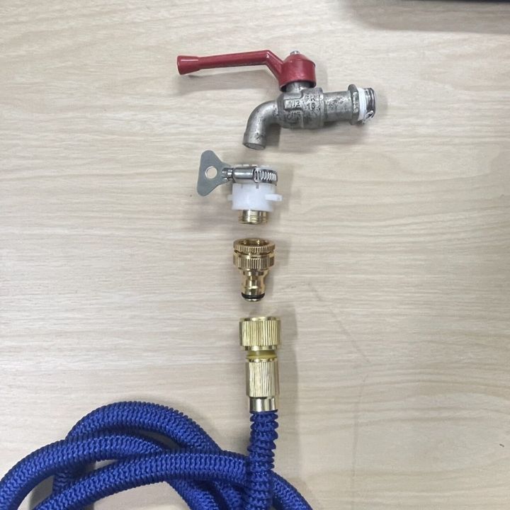 ข้อต่อก๊อกน้ำสนามพลาสติก 4 หุน แบบไม่ต้องหมุนเกลียว