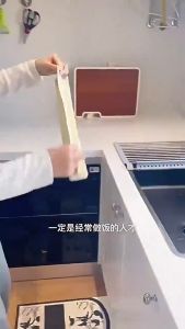 Silicone Sink Splash Guard Kitchen Faucet Water Splash Protector Countertop Drying Shield Drip Catcher Sink Barrier