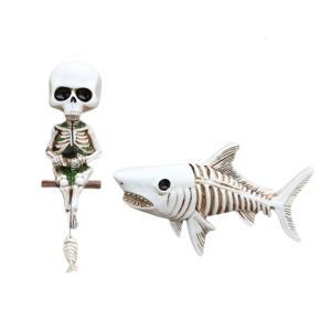2Pcs Gothic Shark Fishing Skeletons Sculpture Resins Wall Hanging Art For Halloween Aquariums Or Dark Theme Room Decors