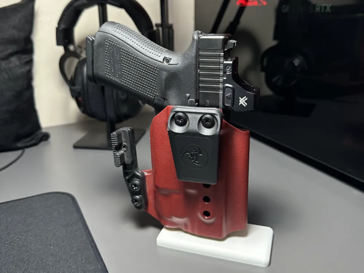 EDC Stand & Organizer for Everyday Carry Gear | Space-Saving Display ...