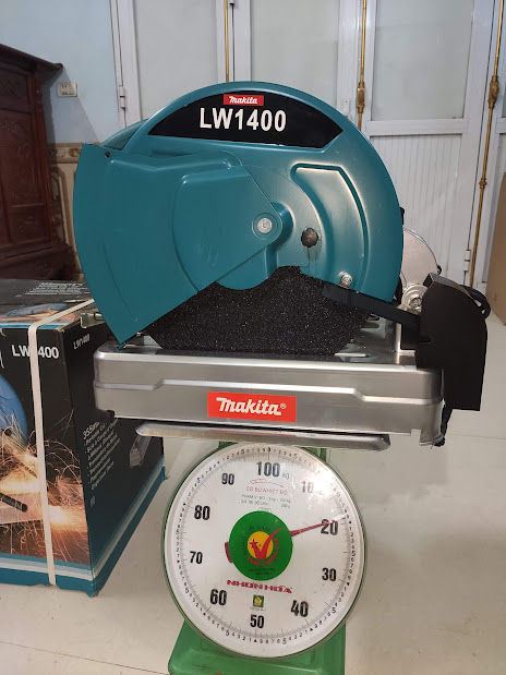 Máy cắt sắt bàn Makita LT1400, đĩa cắt 355m, 2500w, 19 kg, Madein Thái lan, dây đồng chịu nhiệt.