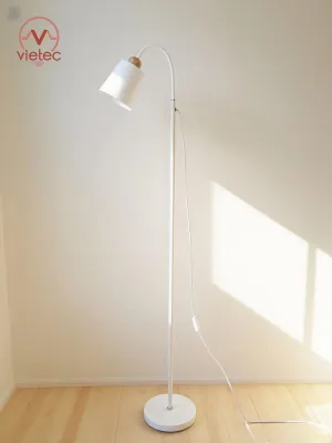 Đèn đứng trang trí – Cổ đèn có thể xoay 360°. Tiện lợi tiết kiệm có thể tự thay bóng đèn (Không kèm bóng đèn)
