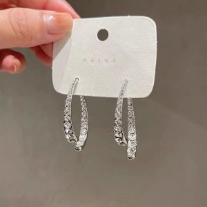 Bông tai nữ chuôi bạc 925 Eleanor Accessories khuyên tai đính đá dáng cong phụ kiện trang sức 3656