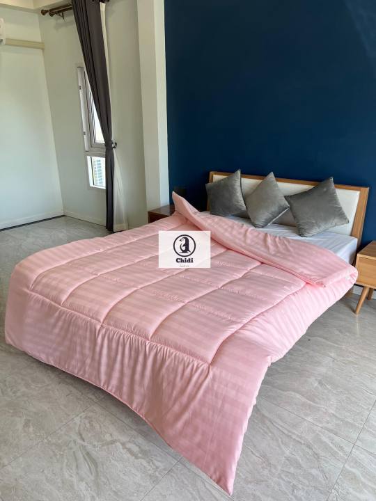 ผ้าห่มนวมโรงแรมสีพื้นลายริ้วขนาด 5,6 และ 8 ฟุต | Lazada.co.th