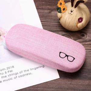 [จัดส่งในกทม] MOYENNE กล่องใส่แว่นตา+ผ้าเช็ดแว่น แบบพกพา ทันสมัย วัสดุผ้าลินิน ทนต่อแรงดัน กันน้ำ กันลื่น เหมาะสำหรับแว่นตาออปติคอล