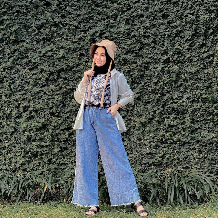 Celana Kulot Bahan Levis Lembut Jeans Wanita Kulot Kekinian Robek Bawah