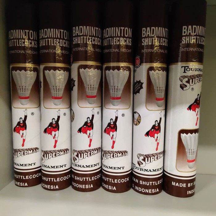 Odintsovolik jinsiy ayol Olga Porno yigit uchta qizni yalaydi