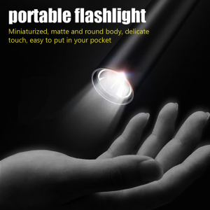 TaffLED Mini Flashlight LED Rechargeable Tahan Air dengan Zoom Teleskopis - Warna Hitam