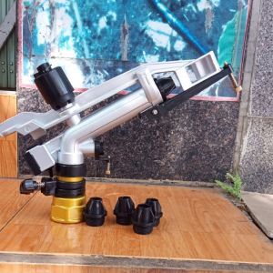 Béc Phun Mưa Cánh Đập Đài Loan Có Chỉnh Góc 42mm - 48mm Béc Tưới Cây Bán Kính Lớn