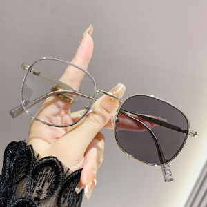 JN IMPRESSION Tự động nhạy sáng và bảo vệ đèn xanh dương trong kính trơn gọng dáng tròn nhỏ của phụ nữ Mắt kính cận 0 độ-minus4.0