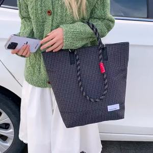 AE Simple and versatile one-shoulder nylon tote bag Trendy high-end niche large-capacity tote bag for women