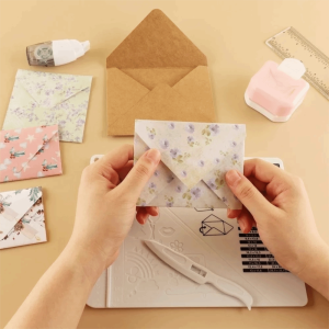 CHDHALTD with Paper Cutter Paper Trimmer Scoring Board Measuring Grid Rectangular Card Making Scoring Board Multipurpose Plastic Envelope Maker Board Scrapbooking