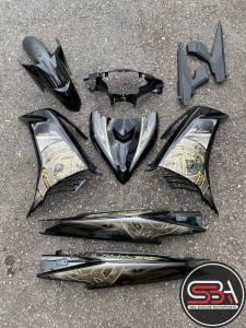 COVERSET YAMAHA LC LC135 V2 V3 V4 V5 V6 V7 HITAM BATIK GOLD KILAT MATELIC BLACK FULL SIAP TAMPAL HLY / VELOZI / M SEKI MALAYSIA
