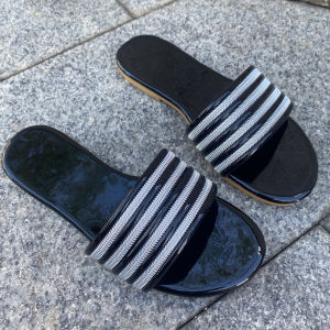 [Free Shipping] Comfortable Flat-Soled Lightweight Sandals For Women Summer Outing 2025 New Korean Style Fashionable Versatile Slip-On Sandals