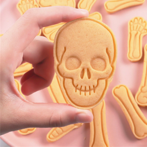 2Set Plastic Biscuits Molds Cookie Stamps Halloween Skeleton Cookie Cutters Fondant Cake Molds Kitchen Pastry Baking Tool