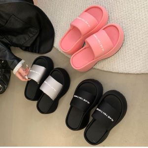 Fashion Letter Platform Slippers Womens Summer Muffins Wear Sandals on Top of Casual Small Beach Slippers