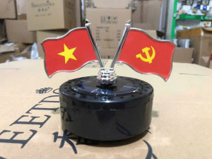 Cờ gắn xe ô tô xoay 360 độ khuếch tán nước hoa máy khuếch tán nước hoa ô tô chạy năng lượng mặt trời