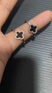 Cincin Titanium Bunga Clover Silver Rose Gold Wanita Fashion Accessories