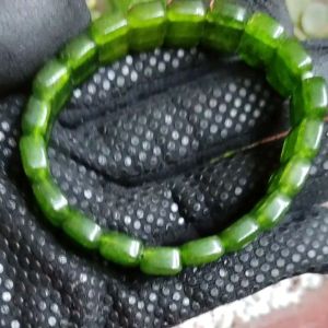 Green Crystal Soft Bangle Bracelet: A Casual Jewelry Choice