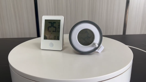 Remote Temperature Monitor for Pools and Fish Tanks Featuring Easy Installation and Real Time Alerts