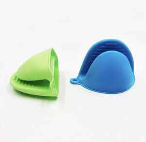 [SG SELLER] 2 Pcs thick Silicone Heat Resistant Gloves for baking