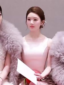 Lucy Rhinestone and Pearl Bow Hair Clip for Women Side Clip Hair Accessory Light Luxury Hairpin