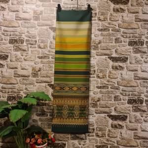 215.ผ้าไหมแกมฝ้าย ผ้าทอทั้งผืน ลายซิ่นตีนจกสันกำแพง สีเขียว