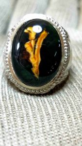 batu cincin bermotif
