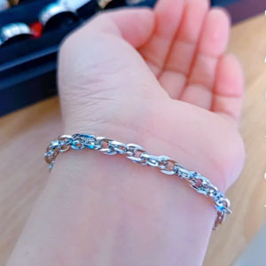 Lắc Tay Titan Dây Xích Xoắn Cao Cấp – Không Đen Gỉ 2 Màu Vàng Bạc Sang Trọng